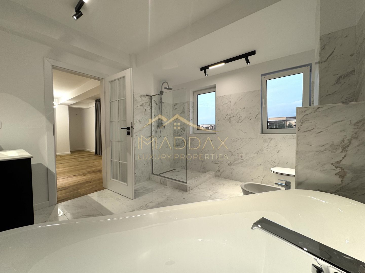 Duplex cu 4 Camere *211mp* / 2 parking / Erou Iancu Nicolae - Poză 34