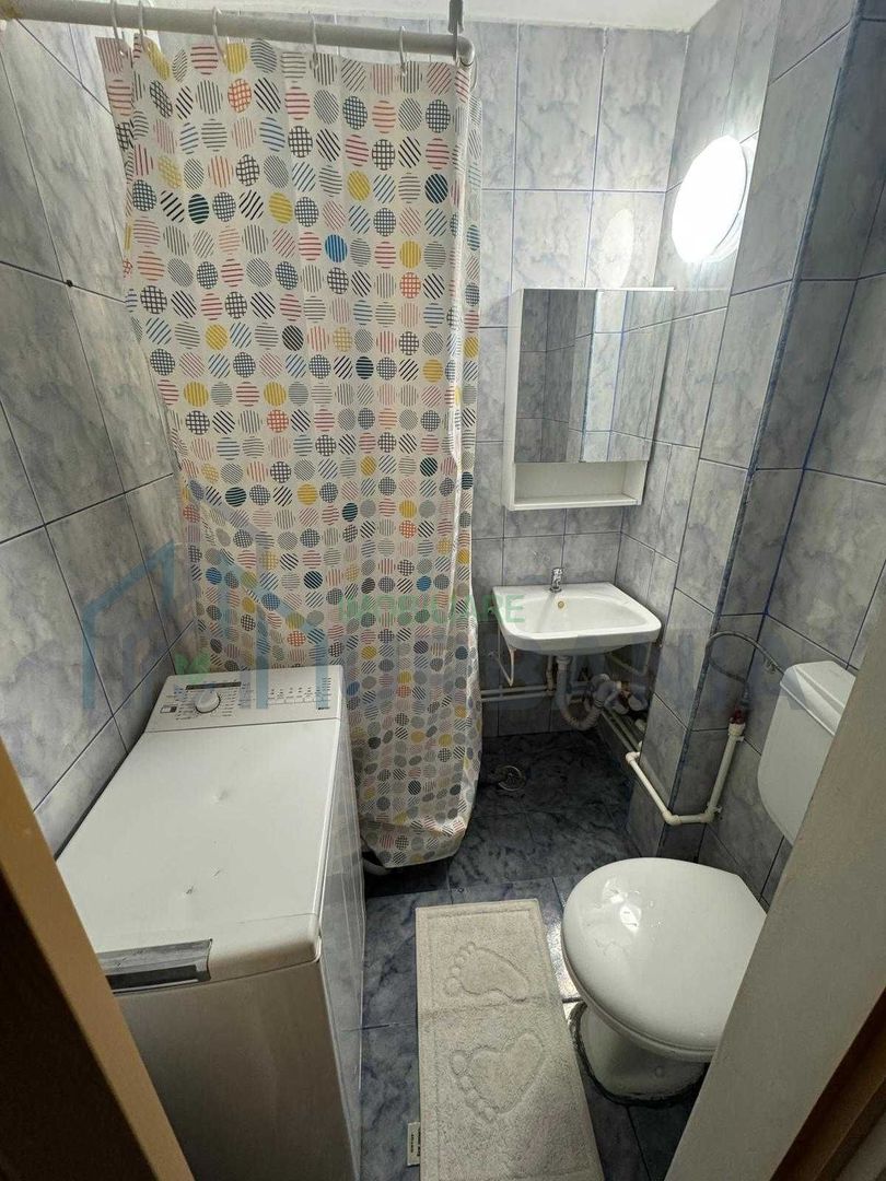 Garsonieră curată și spațioasă de închiriat în Podu Roș, Iași - Poză 5