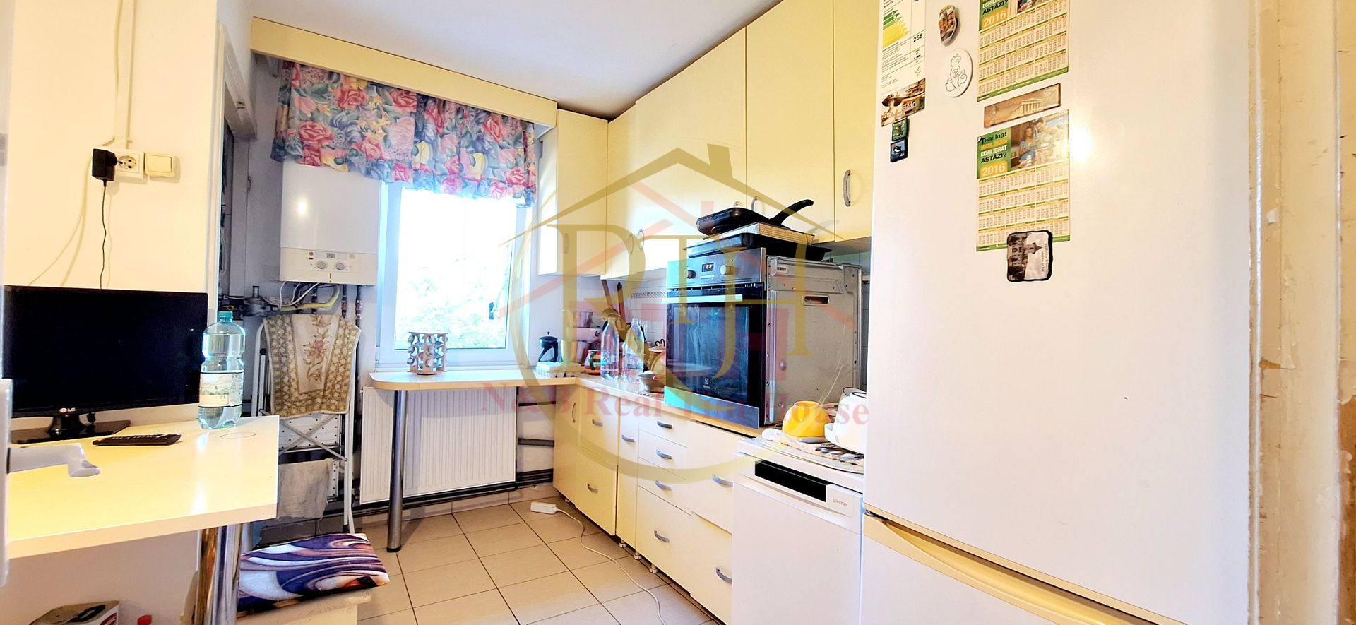 0% Comision Apartament 3 camere, decomandat, 2 bai, Bloc Izolat termic, Dambovita - Poză 9