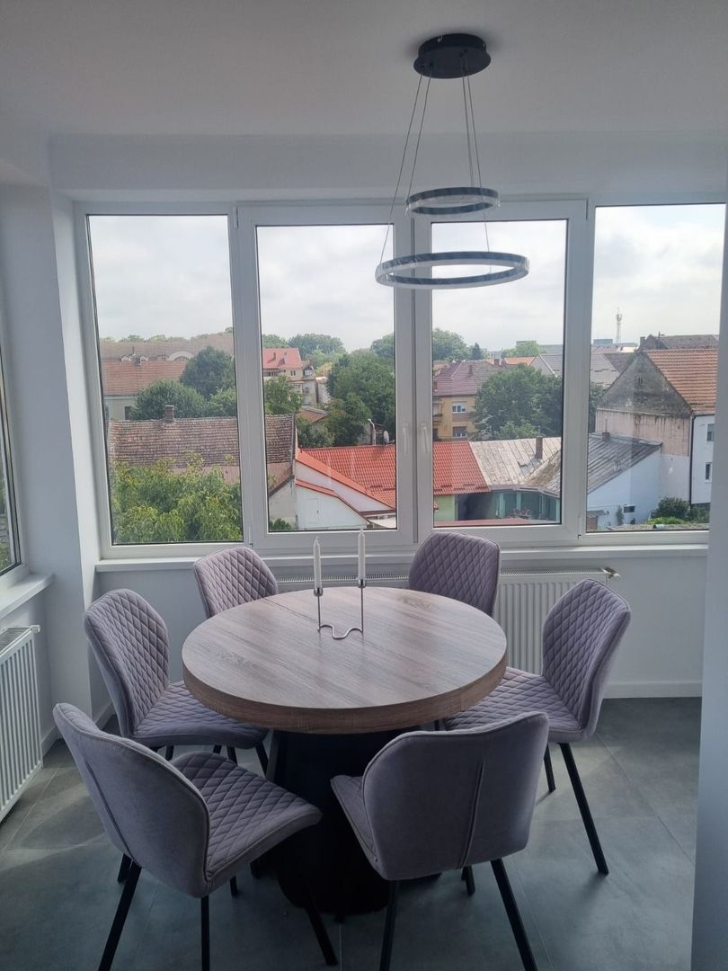 BRASADAS vinde ap 3 cam 4/4 CENTRAL 110mp RENOVAT cu garaj. - Poză 2