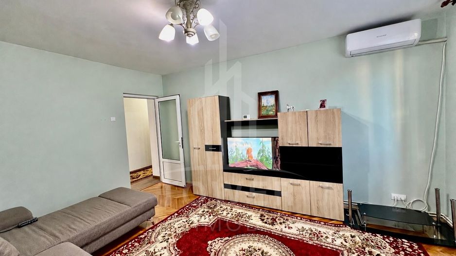 Apartament 3 camere de închiriat – Etaj 1 - Poză 2