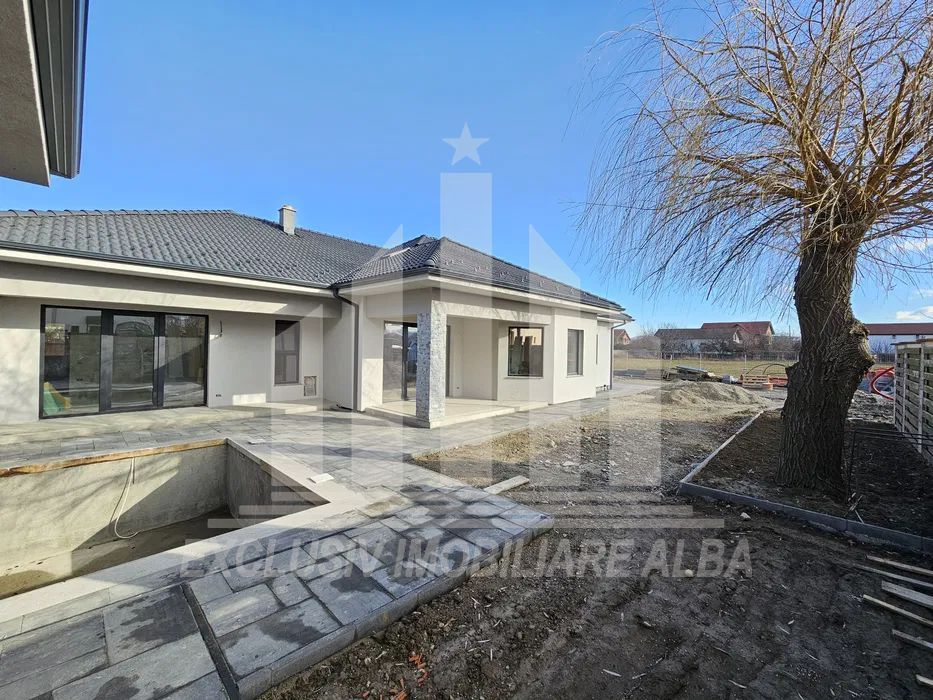 Casă / Vilă cu 5 camere de vânzare în Cetate, Alba Iulia - Poză 2