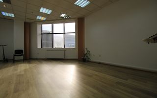 Cladirea Enel, 33 mp, Luminos. - Poză 5