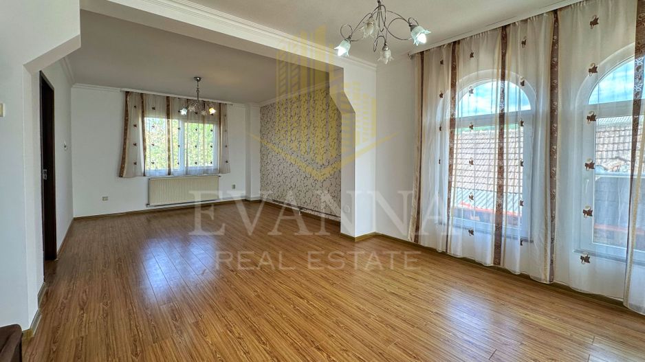 Casă de vânzare în Seini - strada Horea - Poză 4