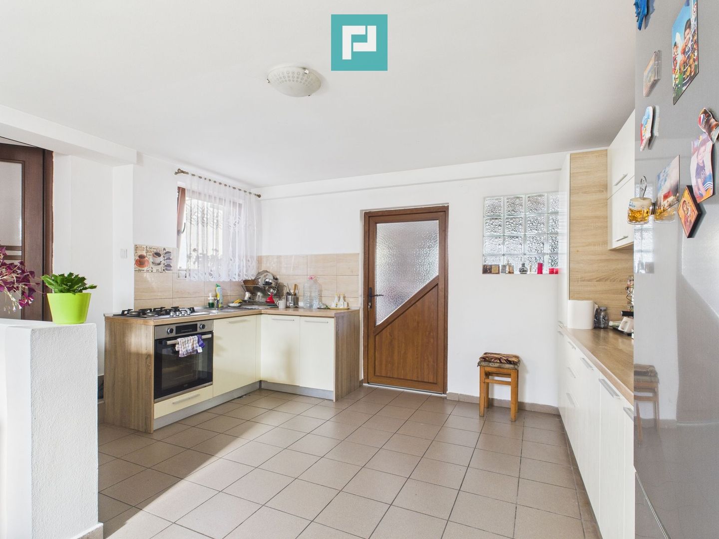 Casă cu 4 camere, curte și atelier mecanic - Sebeș - Poză 9