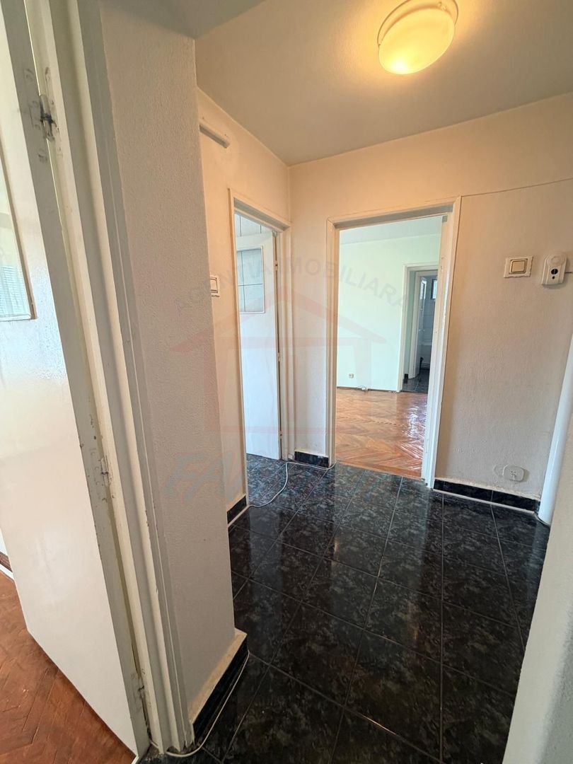 Vanzare apartament cu 4 camere in Micro 13, etaj 3, pret 65 000 euro - Poză 16