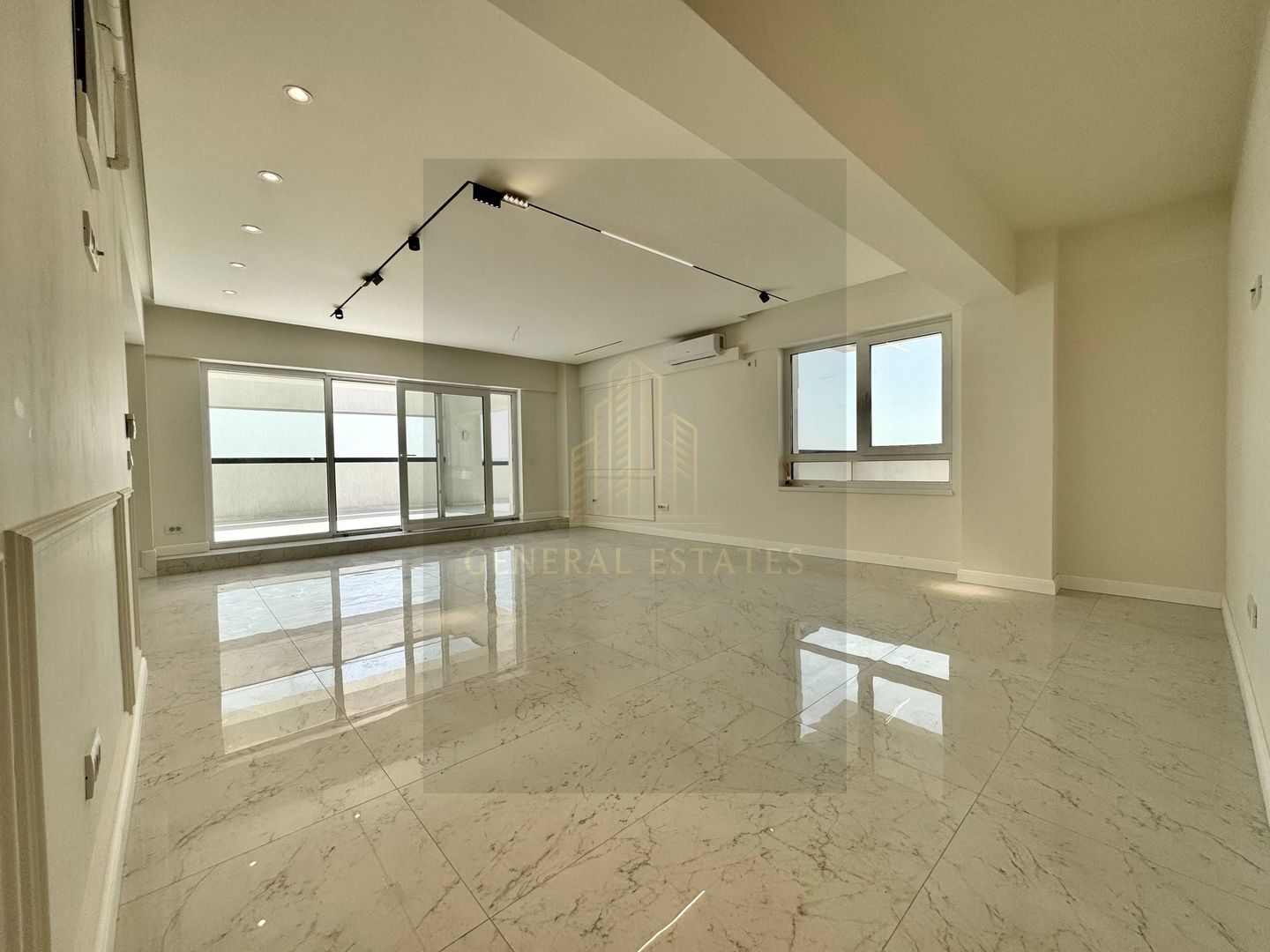 Vânzare Penthouse cu Terasă generoasă în Complexul Atrium Garden - Poză 3