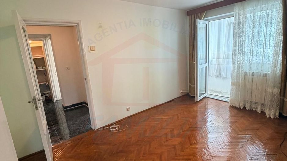 Vanzare apartament cu 4 camere in Micro 13, etaj 3, pret 65 000 euro - Poză 22