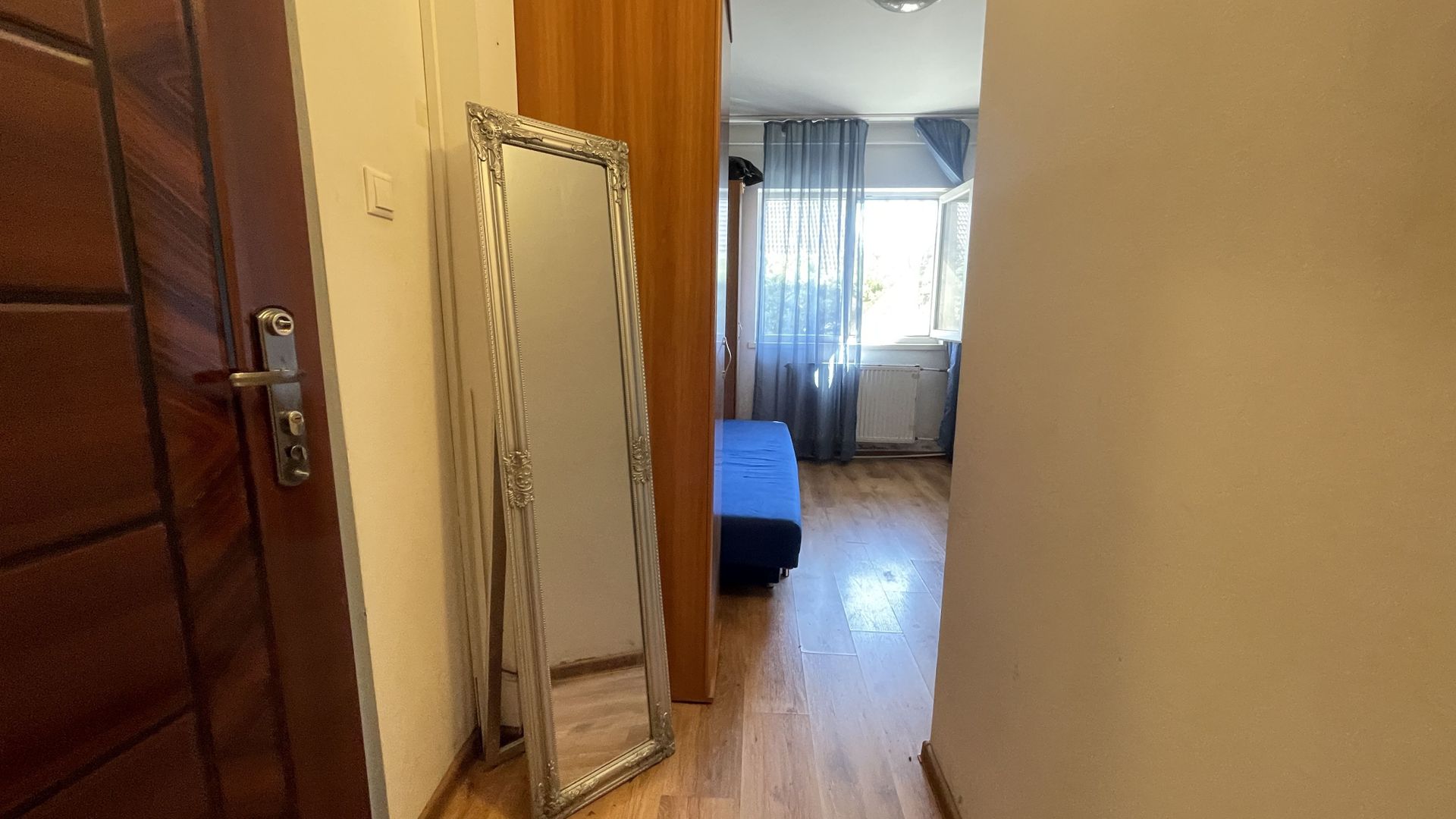 Garsoniera de vanzare-ideala pentru locuit sau investitie - Poză 6