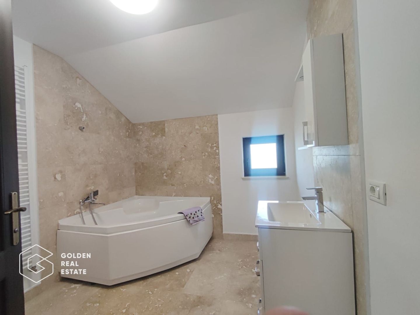 Casa noua la cheie, cu 3 dormitoare si 500 mp teren,  Sagu - Poză 9