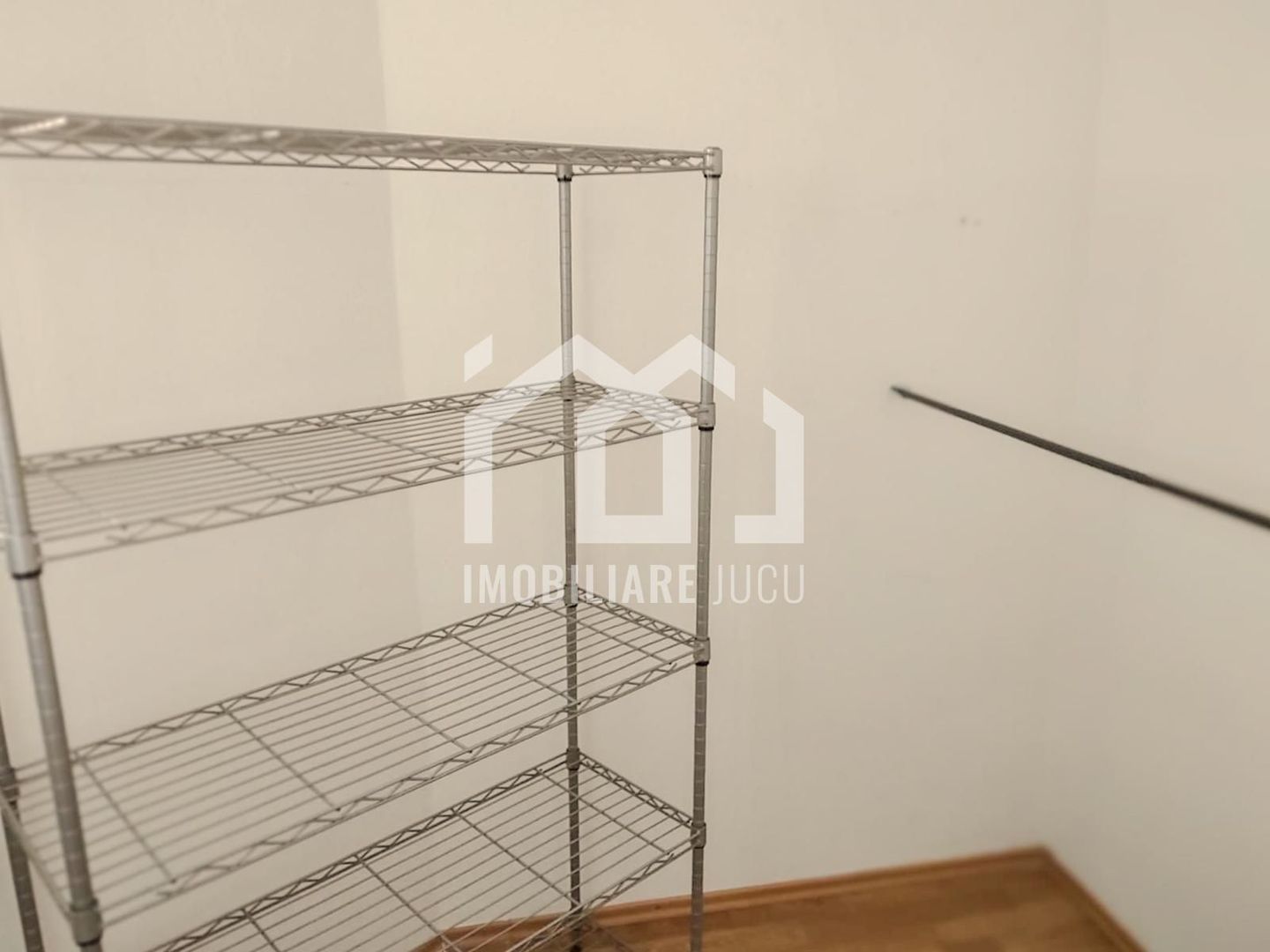 De Inchiriat Casa Individuala cu 3 camere, Garaj, Jucu de Mijloc - Poză 8