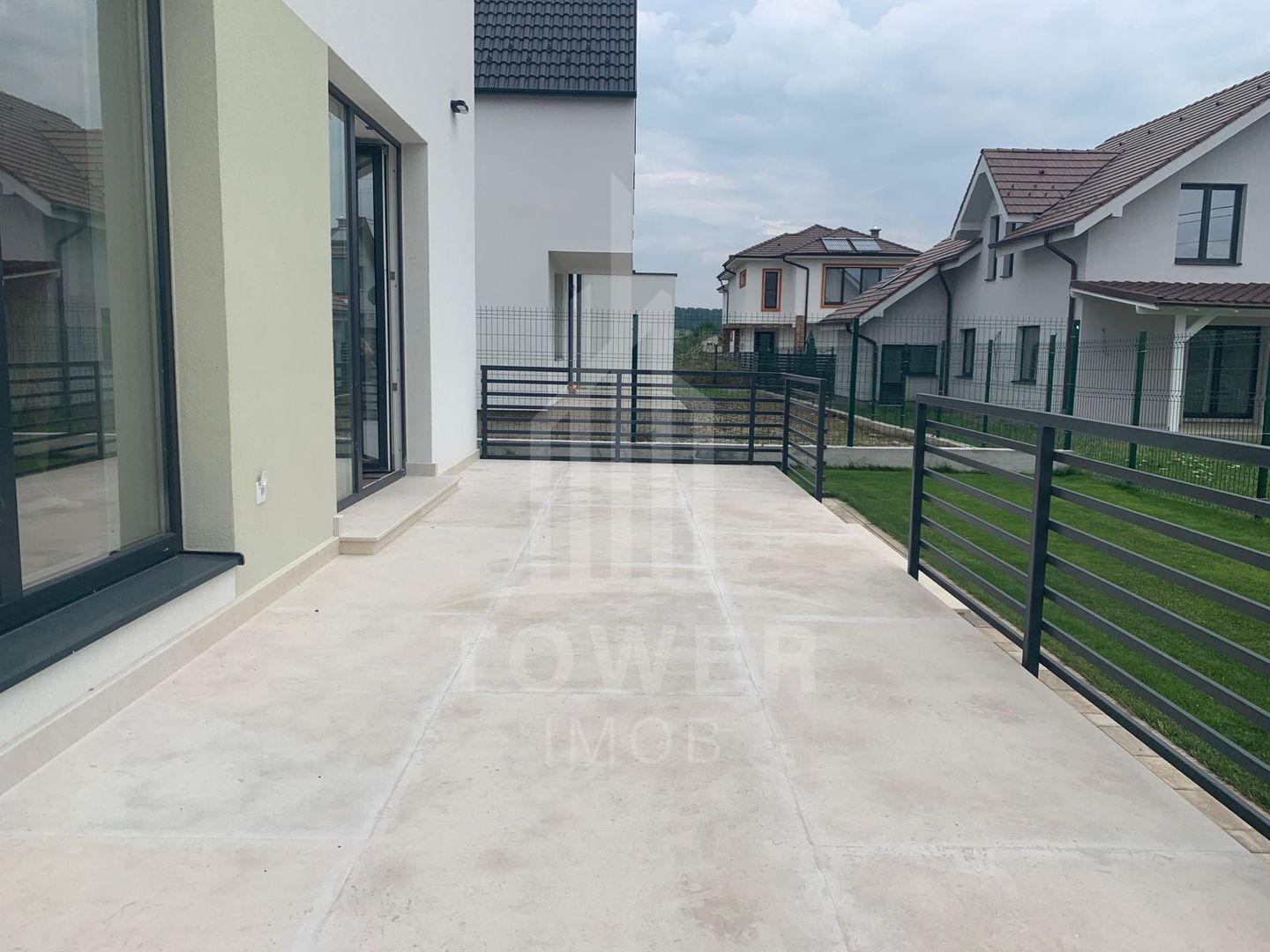 Casă de vânzare cu 4 camere | Loc. Cristian - Poză 7
