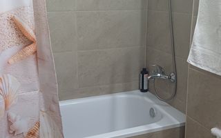 Apartament decomandat, 2 camere, mobilat si renovat, 52 mp, centrul Miroslavei - Poză 2