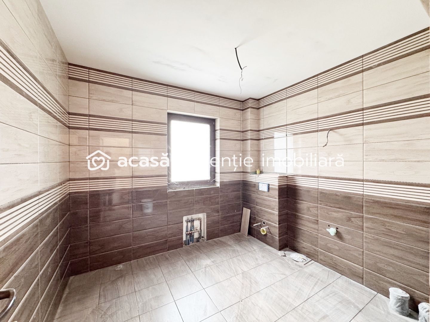 Vilă unică, gata să devină locuința ta de vis, în Livada. - Poză 5