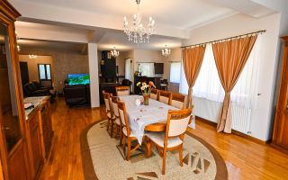 Vila cu 1.500 mp teren, gradina amenajata, linistita zonare,  Halchiu, Brasov - Poză 2