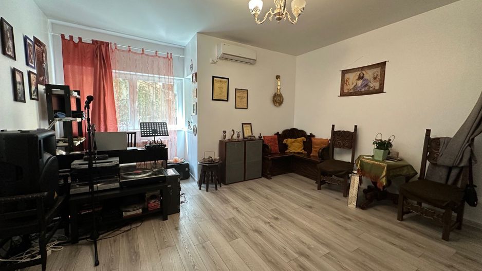 APARTAMENT COMPLET RENOVAT FOISORUL DE FOC - Poză 2
