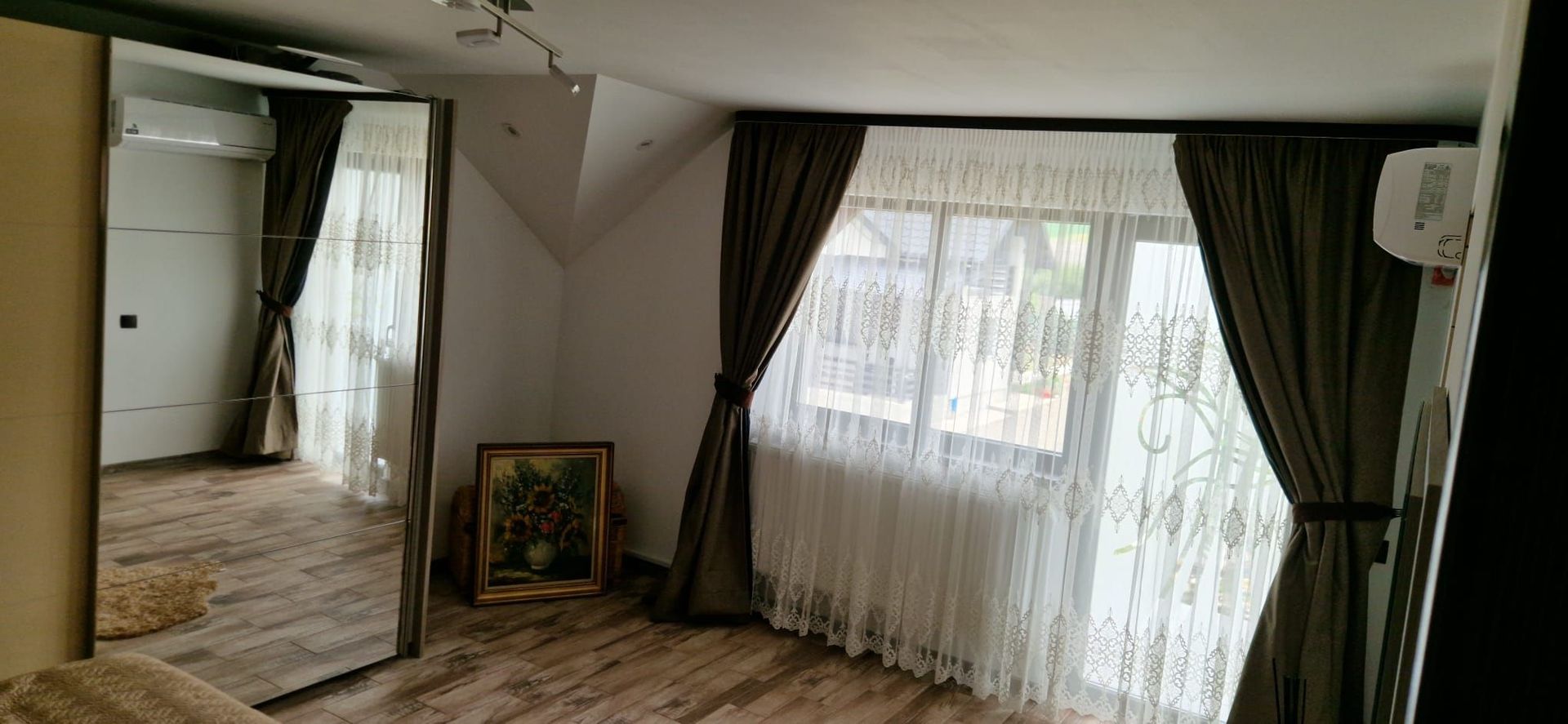 SE VINDE | Casa generoasă în Camirzani | Suceava - Poză 12