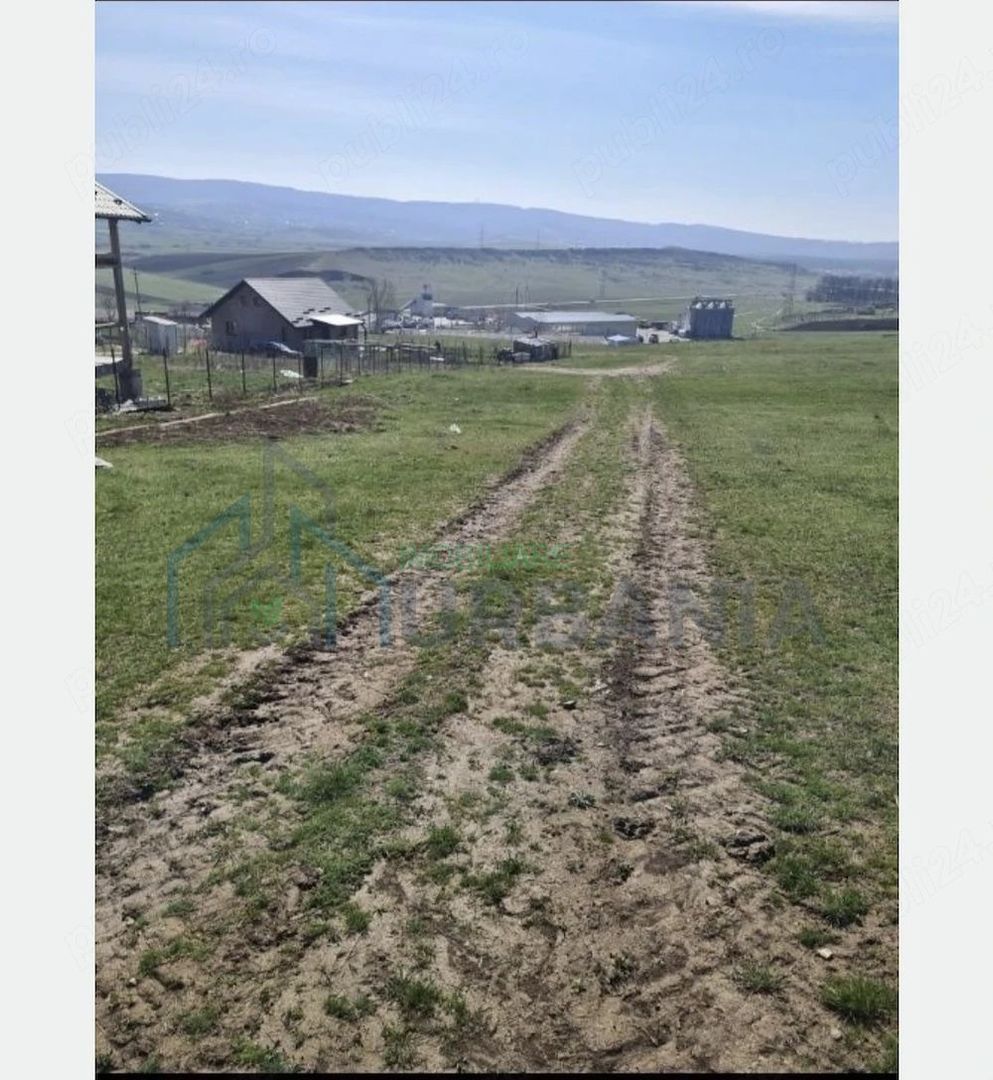 Vând teren intravilan 1100 mp - Poză 1