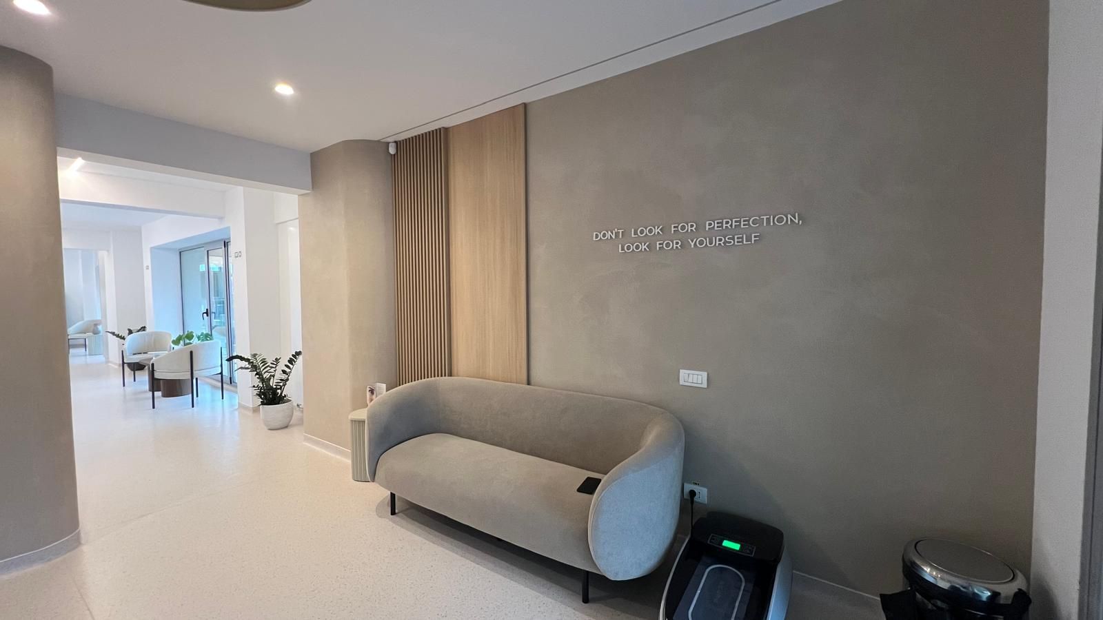 Spațiu comercial de vânzare – 247 mp utili, împărțiți în 2 unități - Poză 12