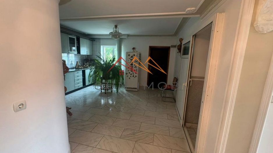 Oportunitate unică Valea Prahovei, hotel+vilă+business, teren 8137 mp - Poză 3