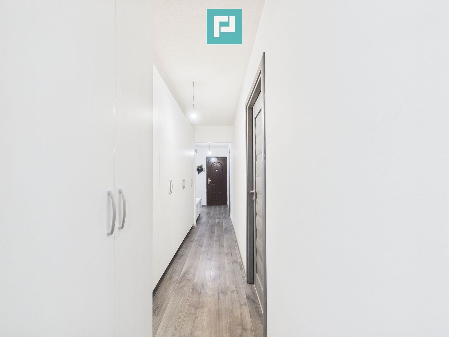 Apartament modern, la cheie în Micălaca - Poză 14