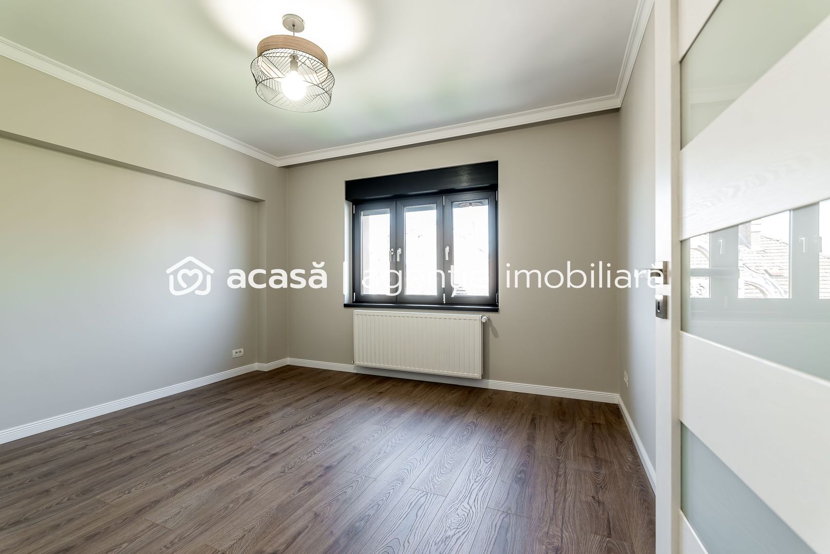Apartament ultracentral cu 4 camere renovat recent Comision 0 - Poză 3