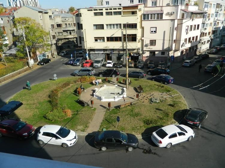 Apartament lux, zona Piata Victoriei, 4 camere , 2 bai, centrala termica  terasa - Poză 14