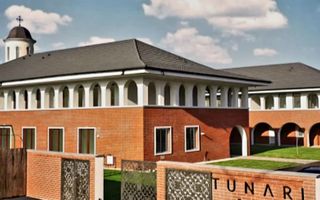 Casă tip townhouse cu grădină proprie în Tunari Park Villas - Poză 19