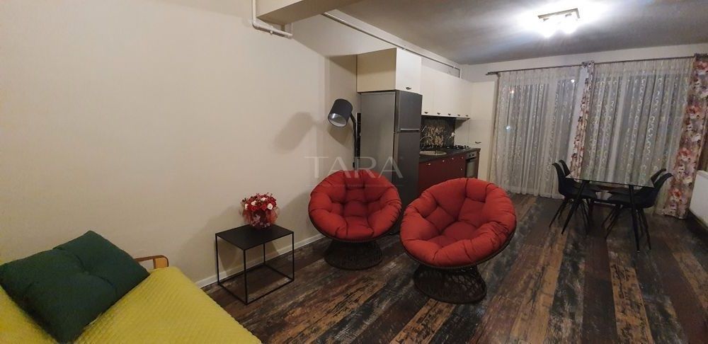 Apartament modern cu 2 camere și parcare subterană, zona VIVO. - Poză 1