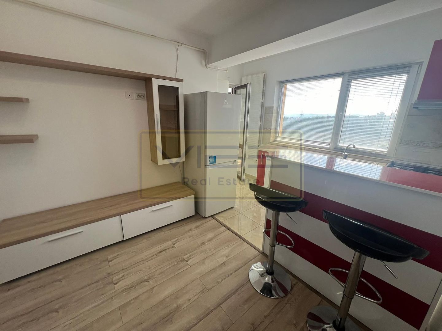Apartament modern 2 dormitoare+living Nicolina T.Neculai - Poză 4