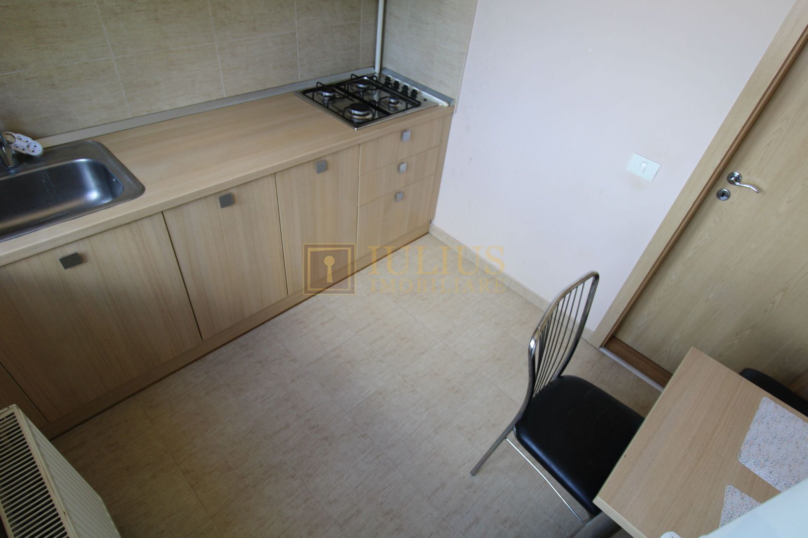 Centrala proprie, bucatarie inchisa si balcon spatios; posibilitate decontare - Poză 3