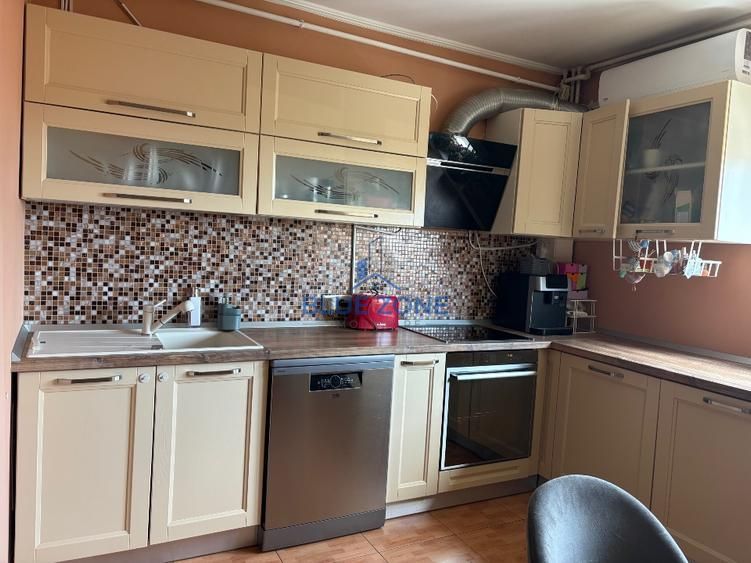 Calea Vitan | 4 camere | 96 mp | 2 băi | Centrală proprie - Poză 1