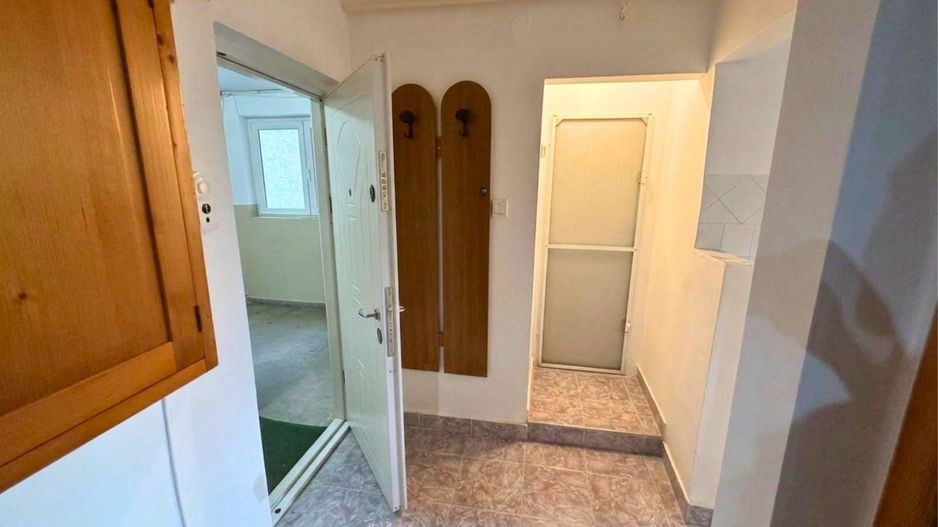 Garsonieră decomandată zona lenin etaj 2 29 mp la 5 minute de centru - Poză 6
