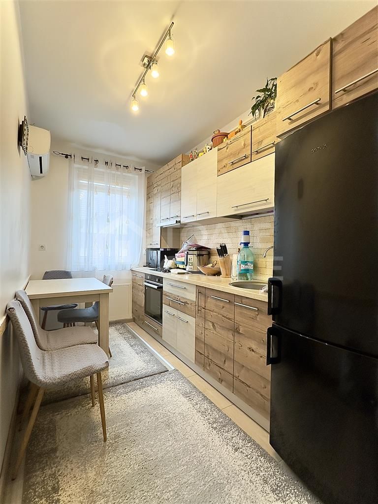 Apartament cu 3 camere de vanzare in zona Eroilor, Floresti - Poză 2