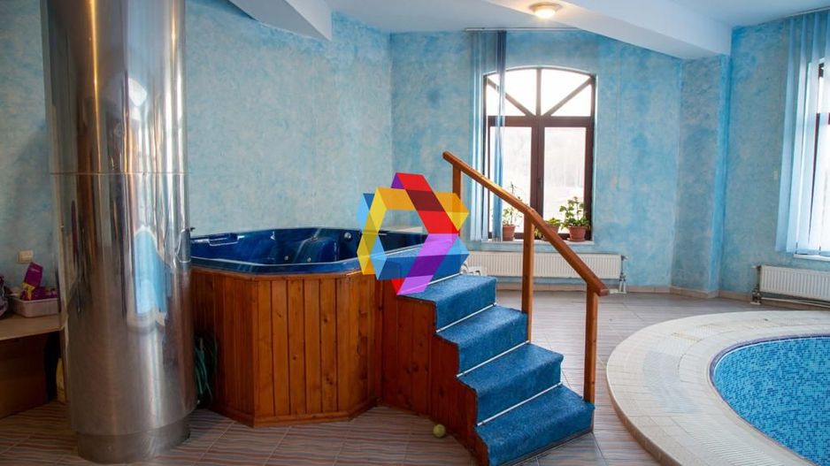 Conac cu piscina - 1810 mp - Poză 11