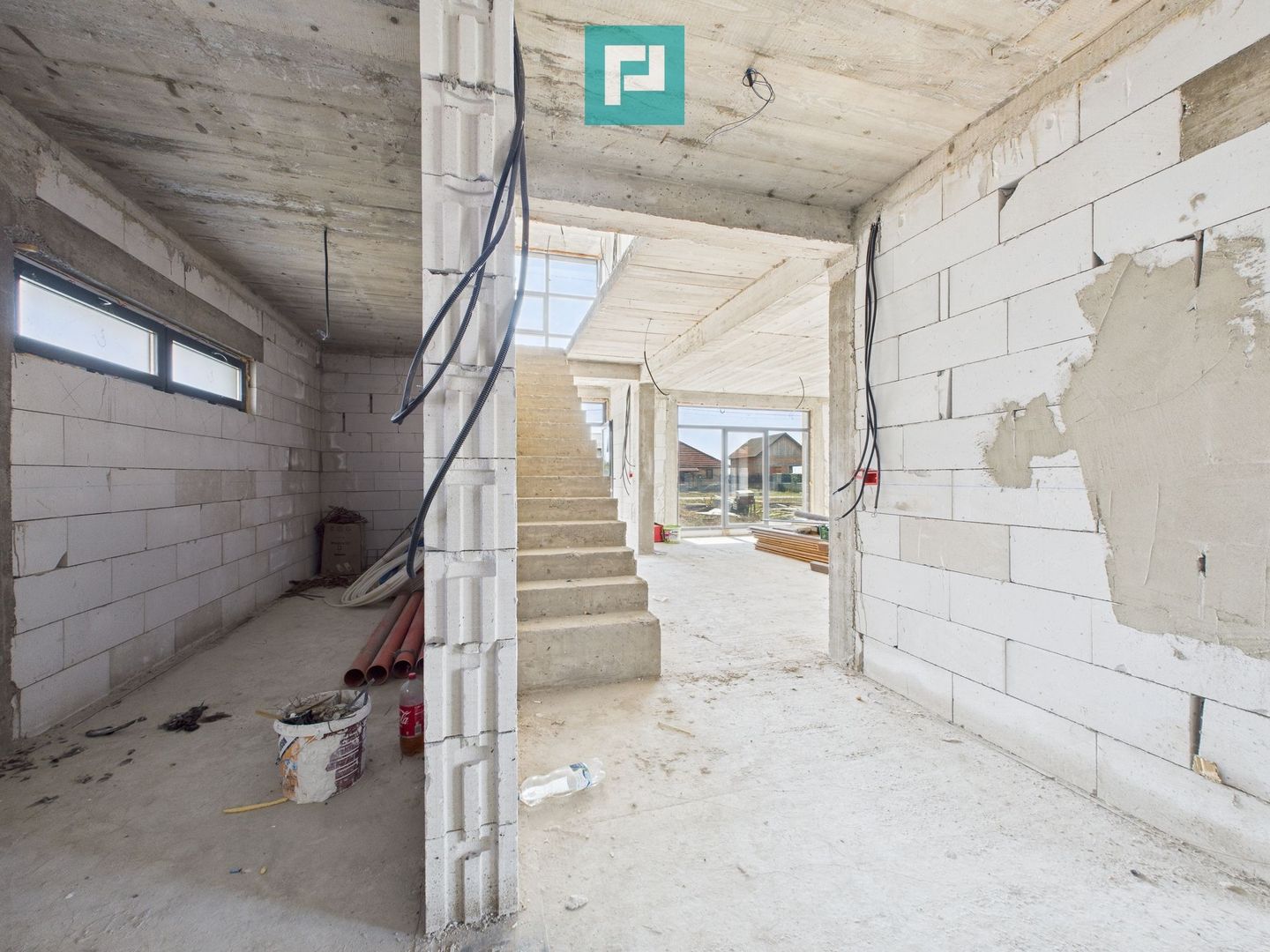 Casa cu etaj la gri in Zimandul Nou - Poză 11