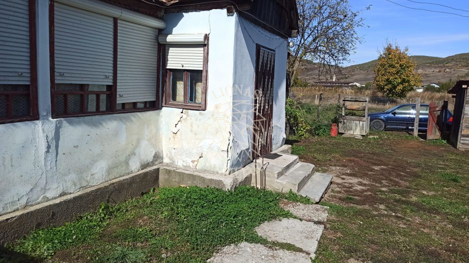 Casa 60 mp-teren 1044 mp-magazie, grajd, fanar-Teaca, 32km de Bistrita - Poză 1