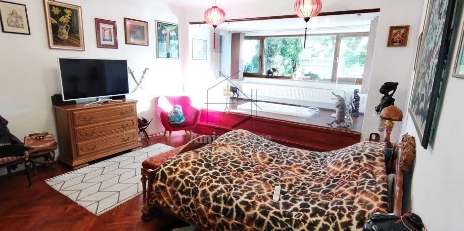 Apartament 3 camere de 98 mp cu curte de 150 mp, Andrei Muresanu - Poză 3