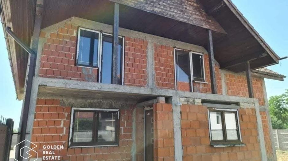 Casa la rosu P+M, 116 mp utili + 422 mp teren, Sânmihaiu Român - Poză 2