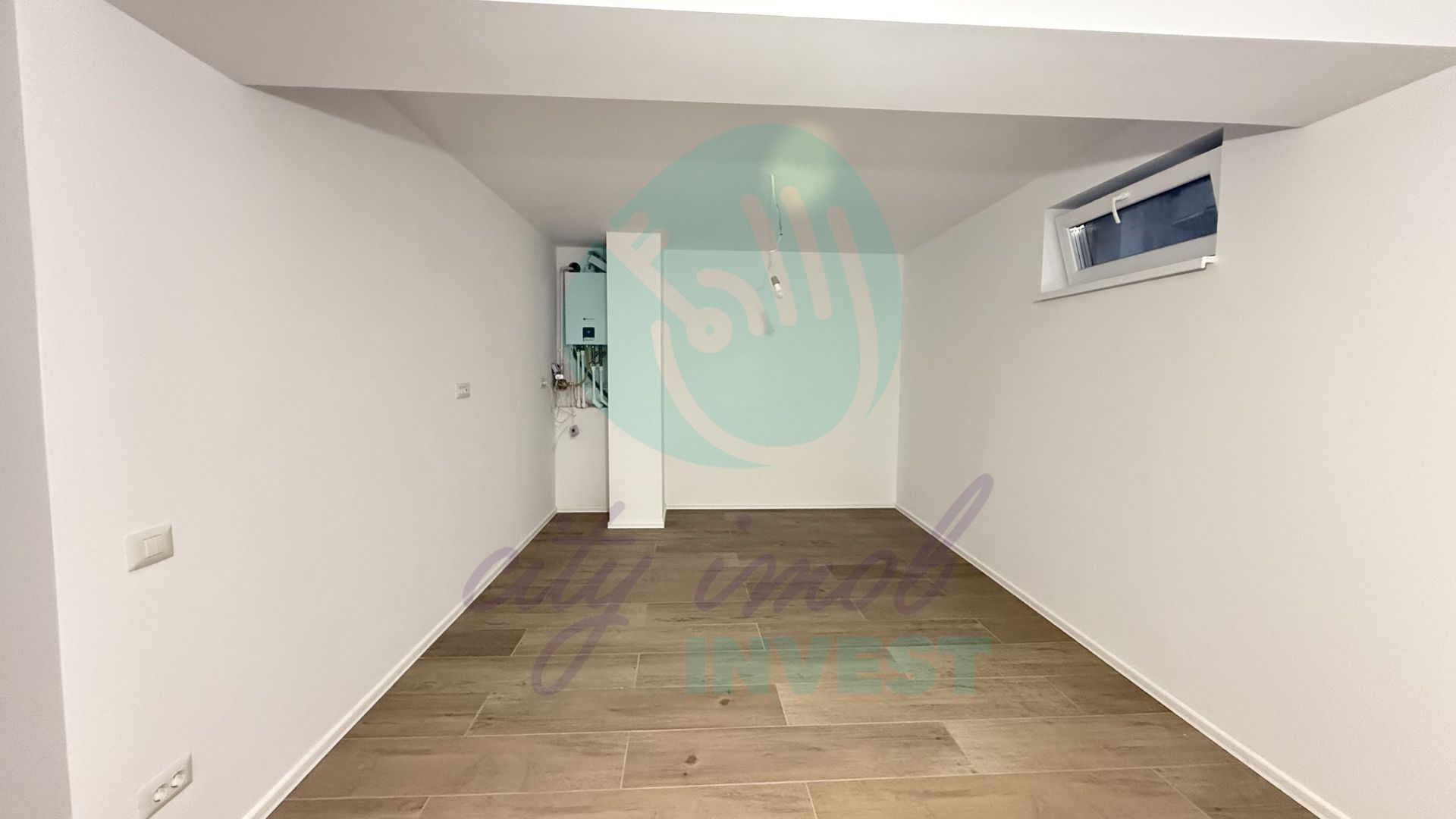 3 camere - ideale pentru activitati sau investitie - Poză 2