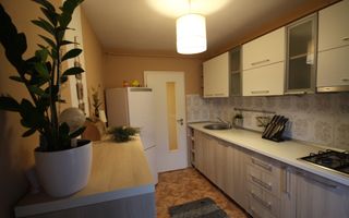 APARTAMENT DECOMANDAT - Poză 1