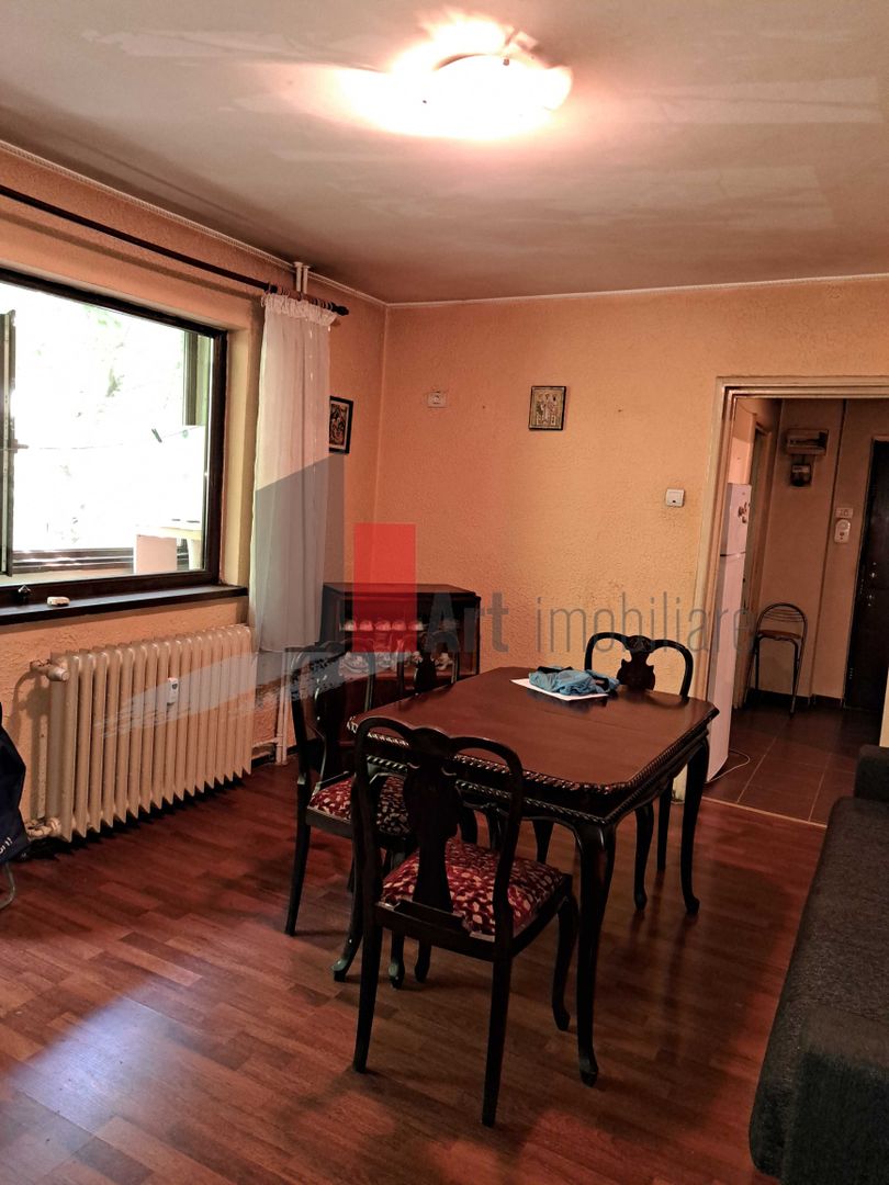 Vânzare apartament 4 camere decomandat Bd. Brâncoveanu - Poză 1