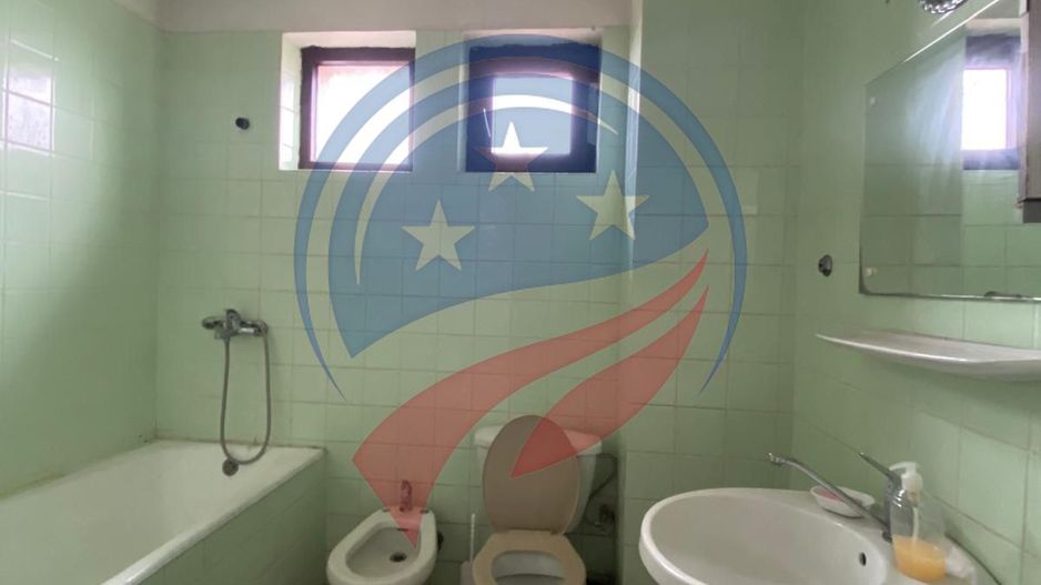 VILA CU 2500 MP TEREN LA 15 KM DE CRAIOVA CENTRU - Poză 10