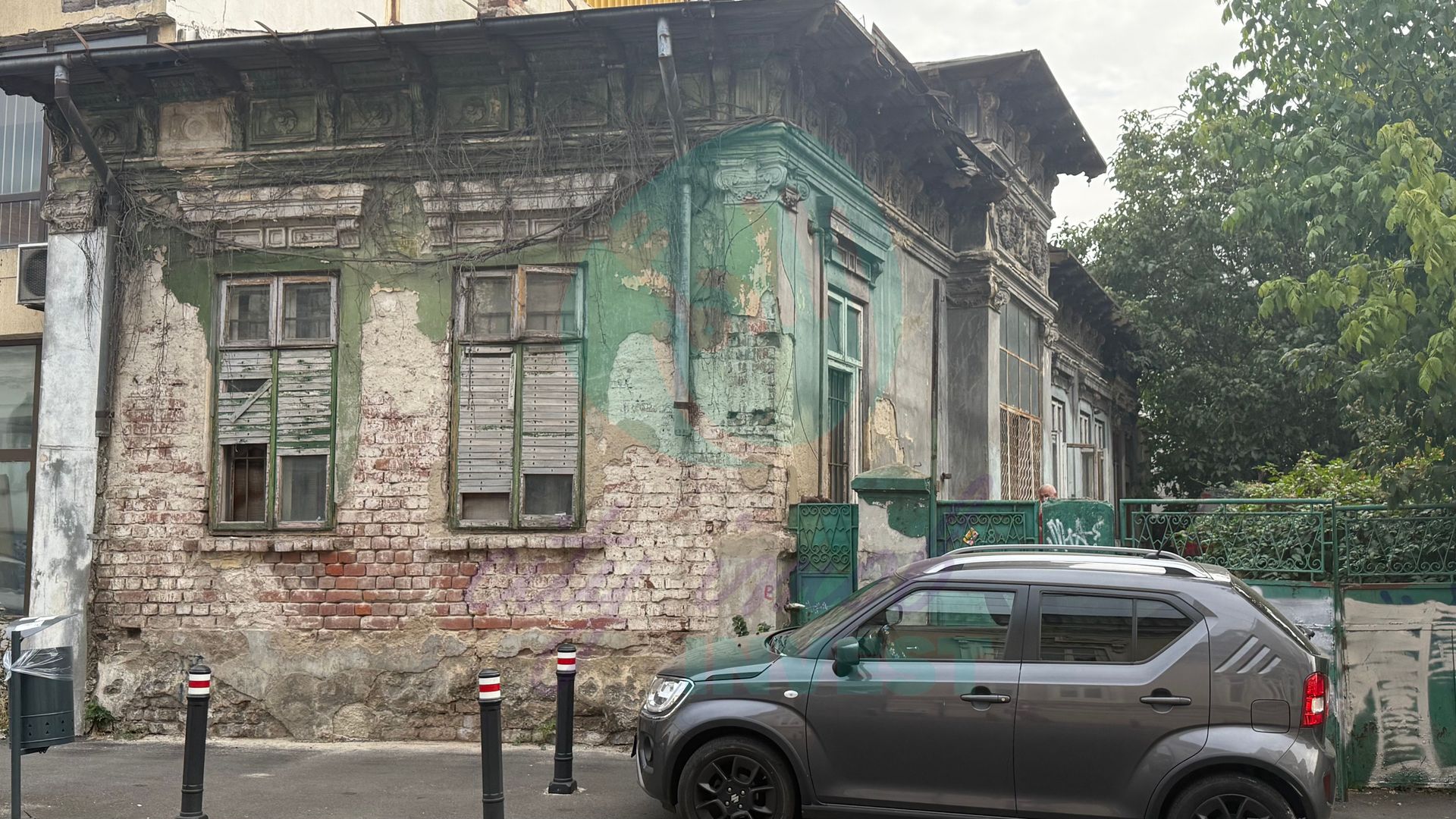 Casa cu teren total 248 mp pe Matei Voievod - Poză 1