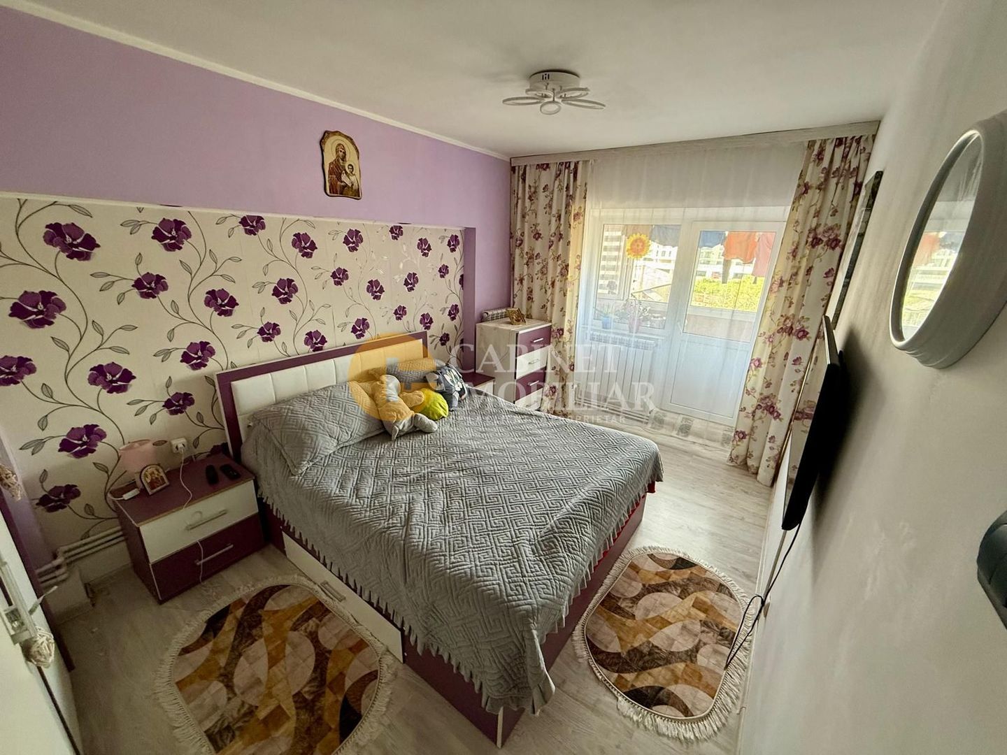 3 CAMERE DECOMANDAT--2 BAI--ETAJ INTERMEDIAR--RENOVAT--MOBILAT+UTILAT - Poză 3
