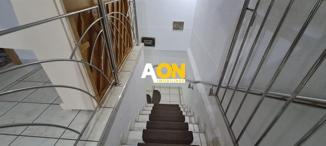 Casa pentru 2 familii, 7 Camere, 2 Garaje, 1500MP Teren - Poză 13