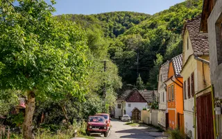 Casă individuală cu 5 camere și curte proprie - în Cisnădioara - Poză 51