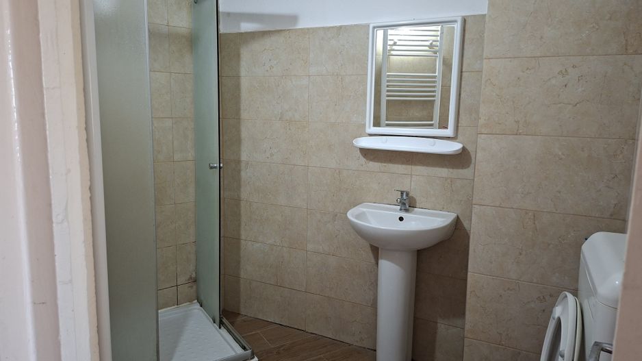BRASADAS inchiriaza ap cu 4 cam etaj 3/8 cu lift in Micro 17. - Poză 7