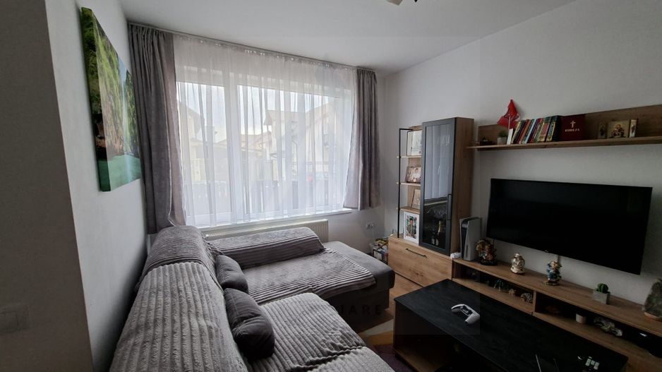 Casa moderna 4 camere 2 bai curte si parcare privata in Arhitectilor - Poză 2