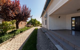 Casa visurilor cu 4000 mp livada roditoare si gradina Darmanesti-Arges - Poză 5